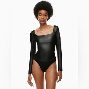 Aritzia Ten by Babaton Glamour Bodysuit